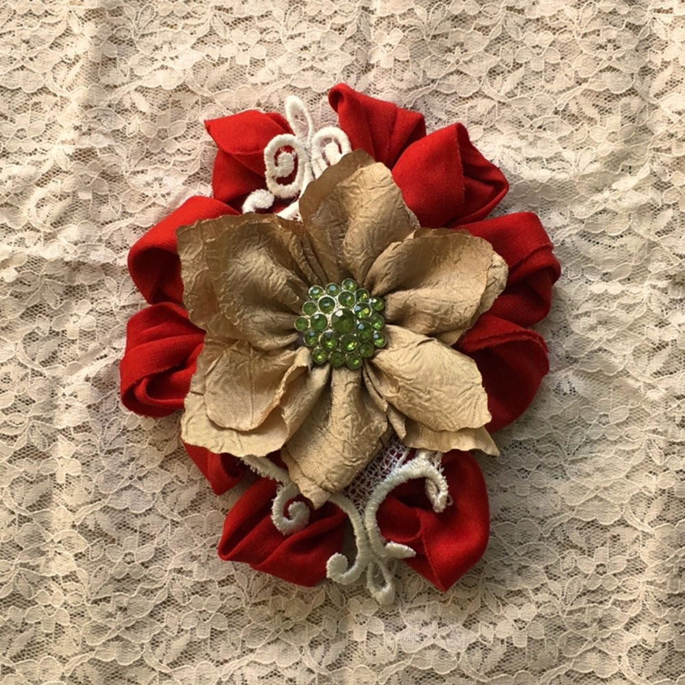 Holiday scrappy flower pin brooch corsage